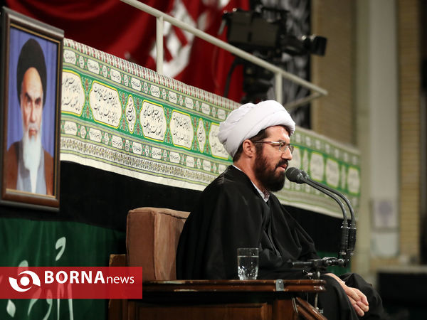 مراسم عزاداری شب عاشورا در حضور رهبر انقلاب
