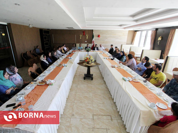 نشست دبیران سمن های استان فارس با مشاور امور جوانان وزیر ورزش و جوانان