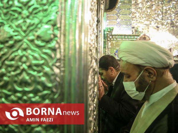 آیین لاله گردانی در حرم مطهر شاهچراغ(ع) به یاد شهدای ترور ۴ آبان