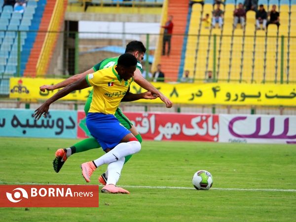 دیدار تیم های صنعت نفت آبادان – ذوب آهن اصفهان