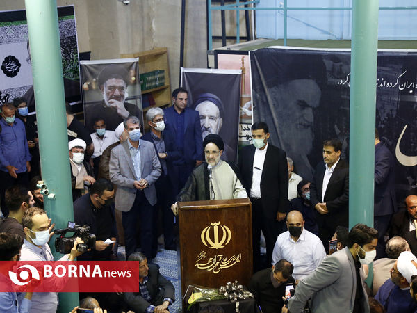 وداع با پیکر حجت الاسلام و المسلمین دعایی