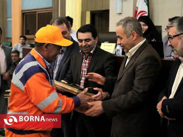 تقدیر شورای اسلامی شهر شیراز ازپدران  نمونه