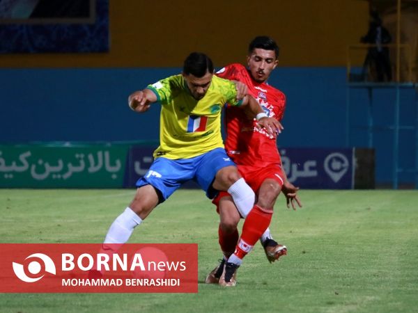 دیدار تیم های فوتبال صنعت نفت - نساجی