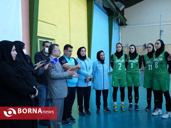 تمرین تیم ملی والیبال نوجوانان و بزرگسالان دختران