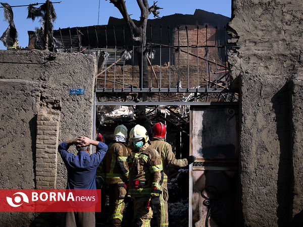 آتش سوزی انبار پنبه در خیابان مولوی تهران