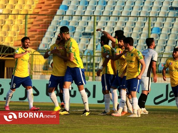 دیدار تیم های صنعت نفت - گل گهر