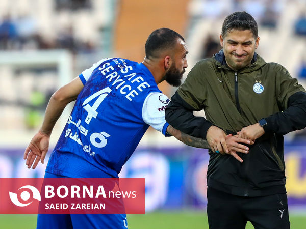 دیدار تیم های استقلال تهران - صنعت نفت آبادان