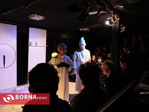 نمایش "تنها خدا حق دارد بیدارم کند"