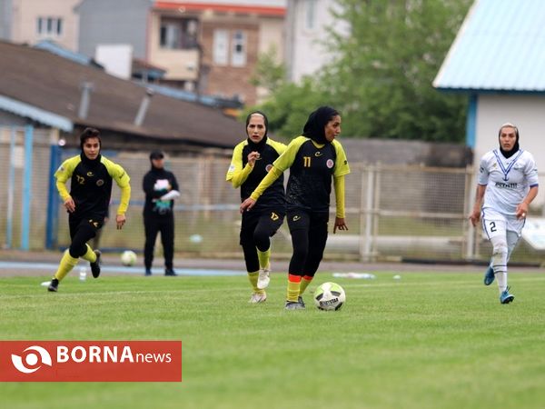 دیدار تیم های فوتبال ملوان بندرانزلی _ خاتون بم