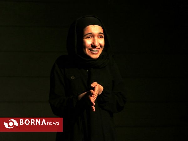 اجرای نمایش های کوتاه "مدل" و "کودک همسر"