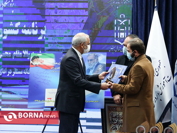 آیین تجلیل از دانش آموزان پژوهشگر و فناوران برگزیده
