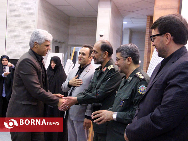 رونمایی از  کتاب های دفاع مقدس در شیراز