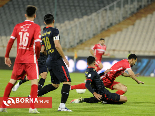 دیدار تیم های فوتبال پرسپولیس - نساجی
