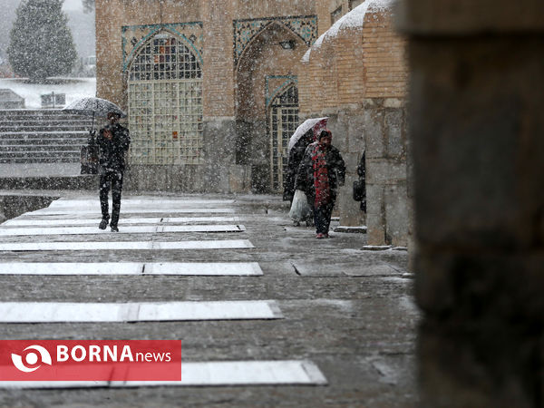 نخستین بارش برف زمستانی در اصفهان