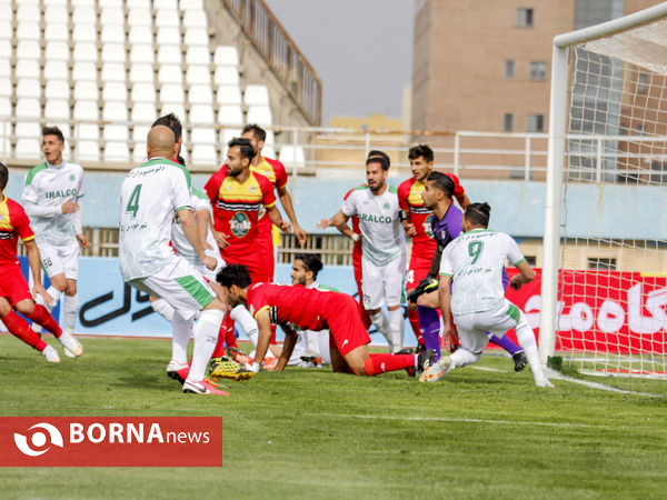 دیدار تیم‌های فوتبال آلومینیوم اراک - فولاد خوزستان
