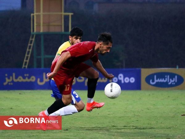 دیدار تیم های فوتبال صنعت نفت - پدیده