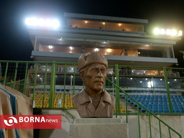 در حاشیه دیدار تیم های فوتبال صنعت نفت - پرسپولیس