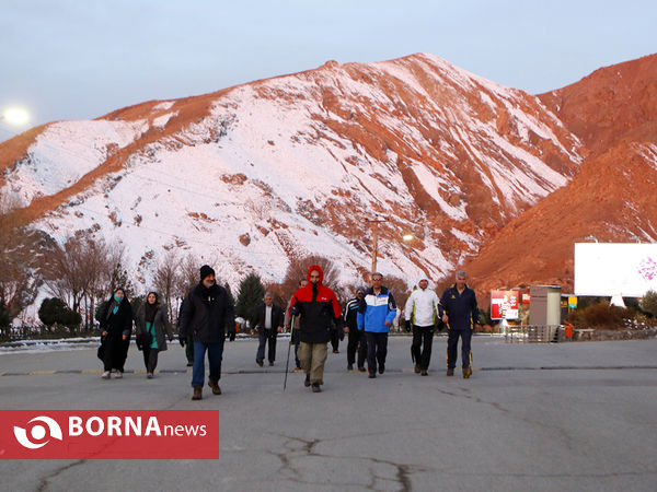 کوهپیمایی کارکنان وزارت ورزش و جوانان با حضور مناف هاشمی