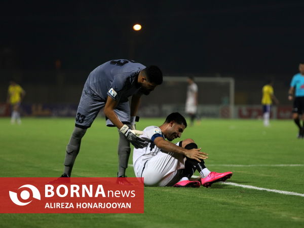 دیدار تیم های فوتبال صنعت نفت - نفت مسجدسلیمان