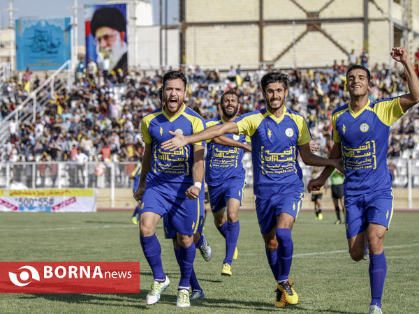 مسابقه فوتبال فجر سپاسی شیراز و قشقایی شیراز در ليگ دسته یک