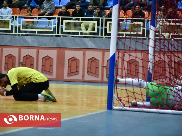 دیدار تیم های فوتسال آلومینیوم اراک _هتل کاج مشهد