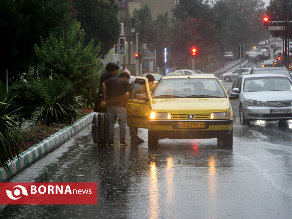 باران تابستانی در اصفهان‎