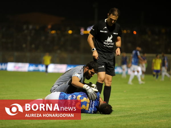 دیدار تیم های فوتبال نفت مسجدسلیمان - استقلال (2)