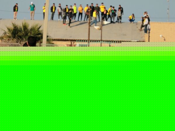 در حاشیه دیدار تیم های فوتبال صنعت نفت - نساجی