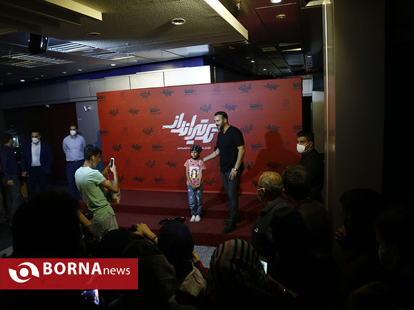 اکران مردمی فیلم تک تیرانداز