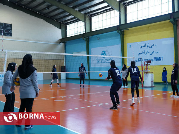 تمرین تیم ملی والیبال نوجوانان و بزرگسالان دختران