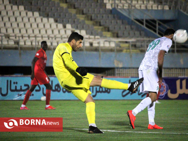 دیدار تیم های فوتبال آلومینیوم اراک- فولاد خوزستان