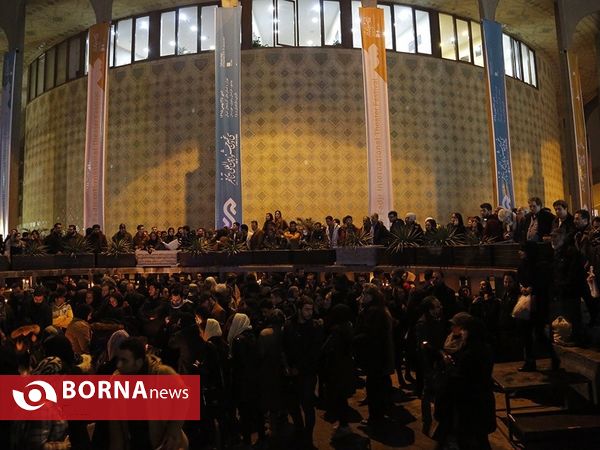 ادای احترام هنرمندان به جان باختگان حادثه ساختمان پلاسکو