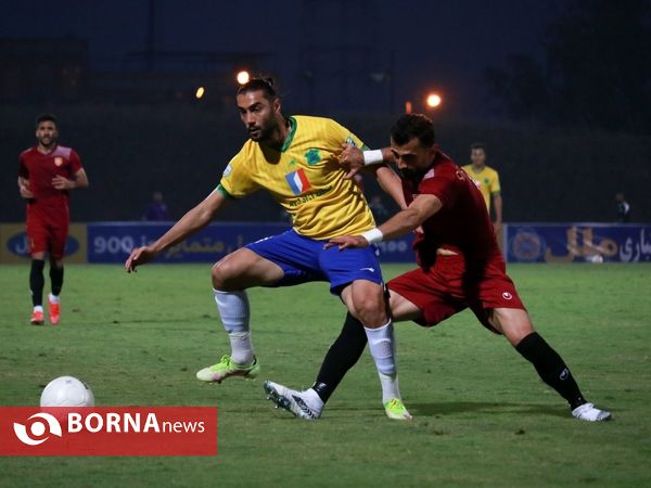 دیدار تیم های فوتبال صنعت نفت - پدیده