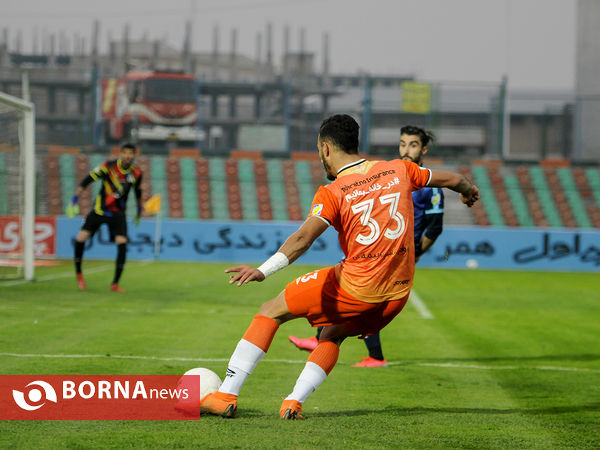 دیدار تیم های فوتبال پیکان - سایپا