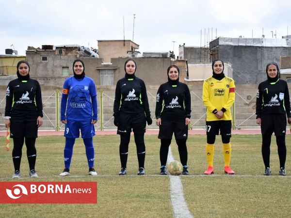 دیدار تیم های فوتبال بانوان وچان کردستان - سپاهان اصفهان