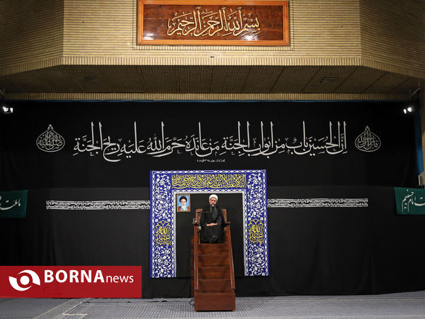 مراسم عزاداری شب هشتم محرم با حضور رهبر انقلاب