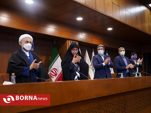 تجلیل از مهین فرهادی زاد