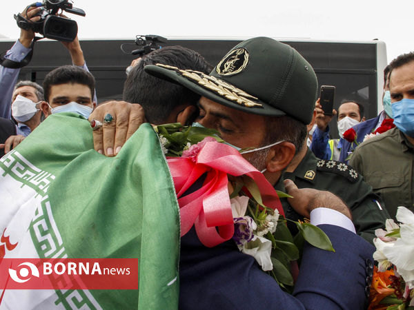 استقبال مردم از قهرمانان فرنگی کار شیرازی