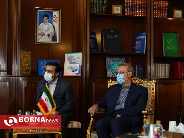 دیدار وزیر خارجه چین در تهران با علی لاریجانی