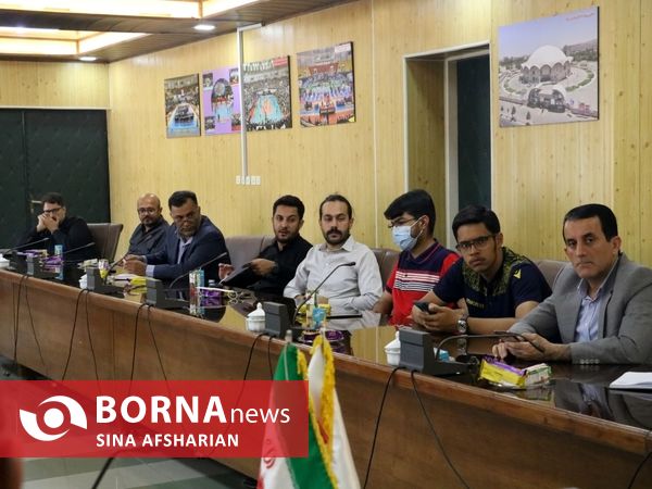 نشست خبری مینی فوتبال جام پرچم و تجلیل از عکاسان ورزشی آذربایجان‌غربی