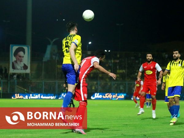 دیدار تیم های فوتبال نفت مسجدسلیمان - پرسپولیس