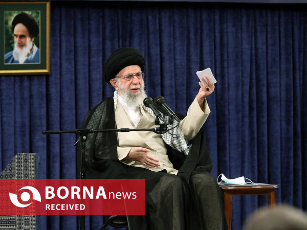 دیدار صدها نفر از مردم استان اصفهان با مقام معظم رهبری