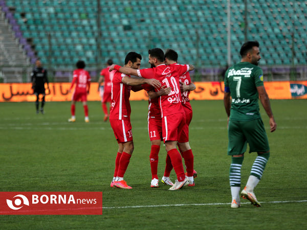 دیدار تیم‌های ذوب آهن - پرسپولیس