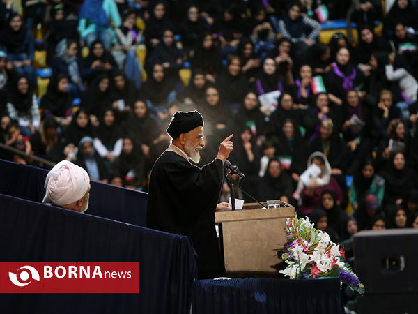 استقبال پرشور جوانان قزوینی از دکتر روحانی