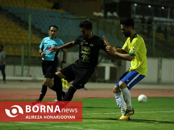 دیدار تیم های فوتبال صنعت نفت - سپاهان