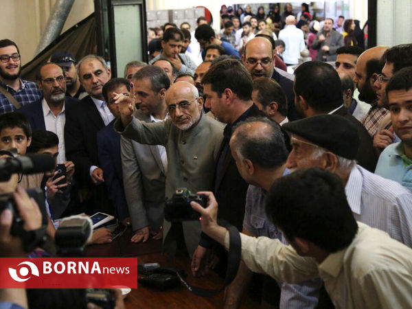 حضور میرسلیم درپای صندوق رای ،مسجد قبا