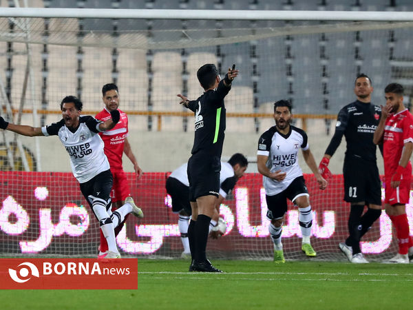 دیدار تیم های فوتبال  پرسپولیس - هوادار