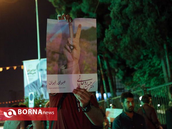 تبلیغات خیابانی نامزدهای ریاست جمهوری توسط هوادارانشان