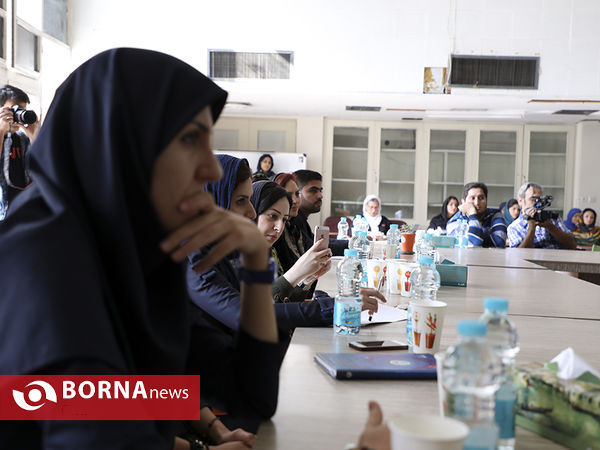 نشست پویش "بدسرپرست تنها تر است"