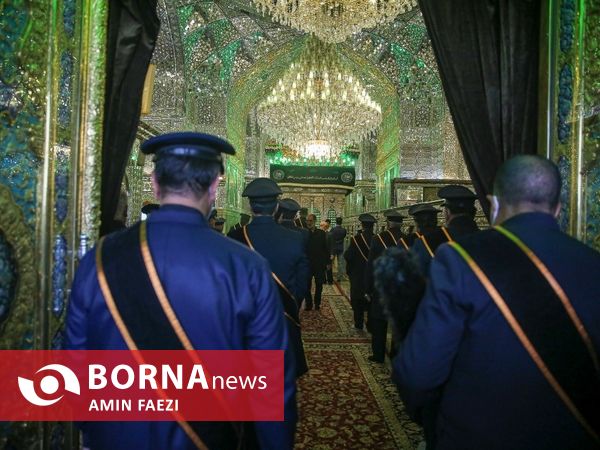 برافراشتن پرچم عزای حسینی در حرم شاهچراغ(ع)